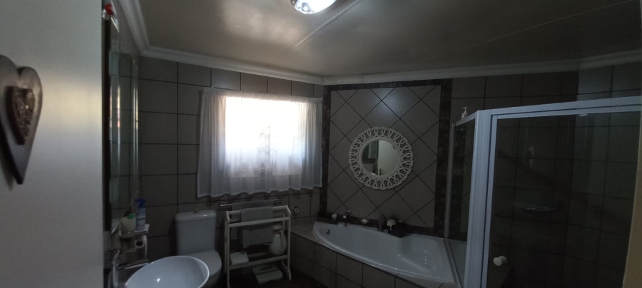 To Let 3 Bedroom Property for Rent in La Provance Free State
